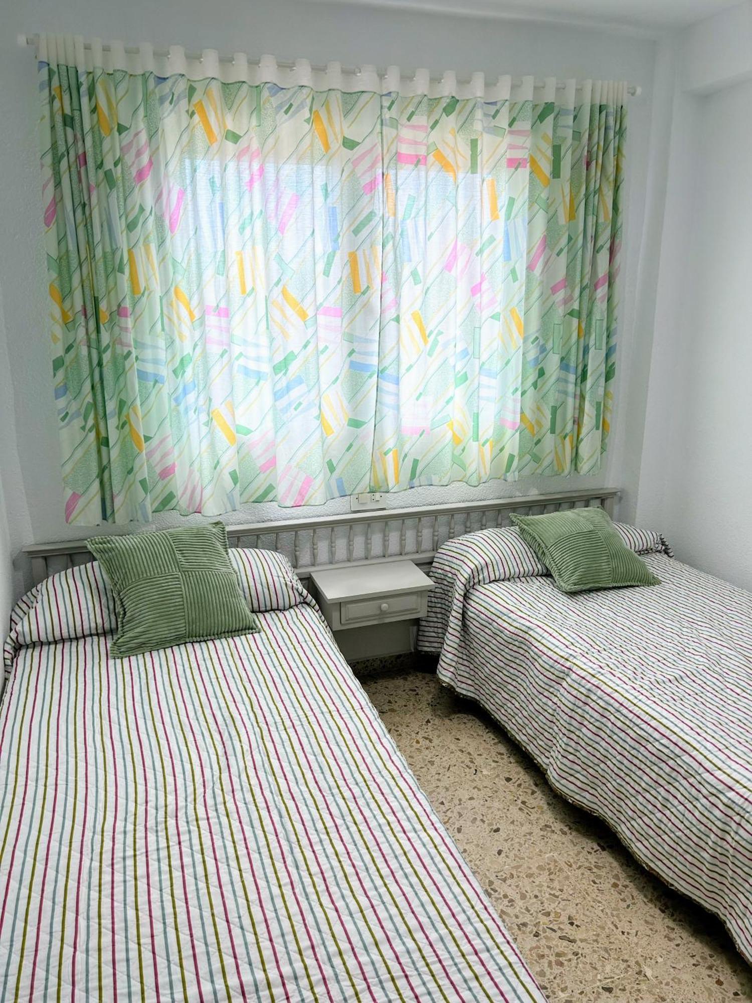 Apartamento Gandia Playa 150M Playa Con Parking Privado Y Piscina Playa de Gandia Eksteriør billede